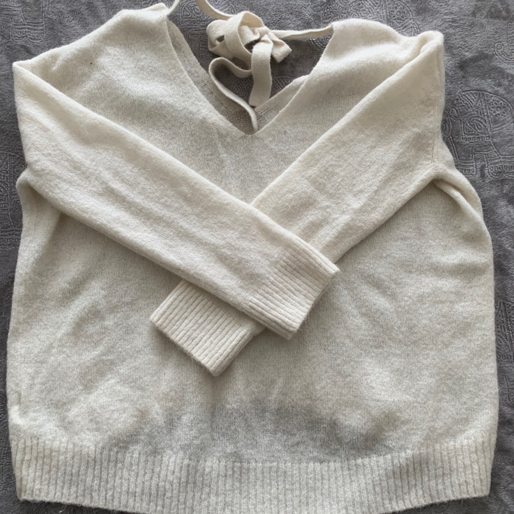 H&M white sweater - Picture 4 of 5